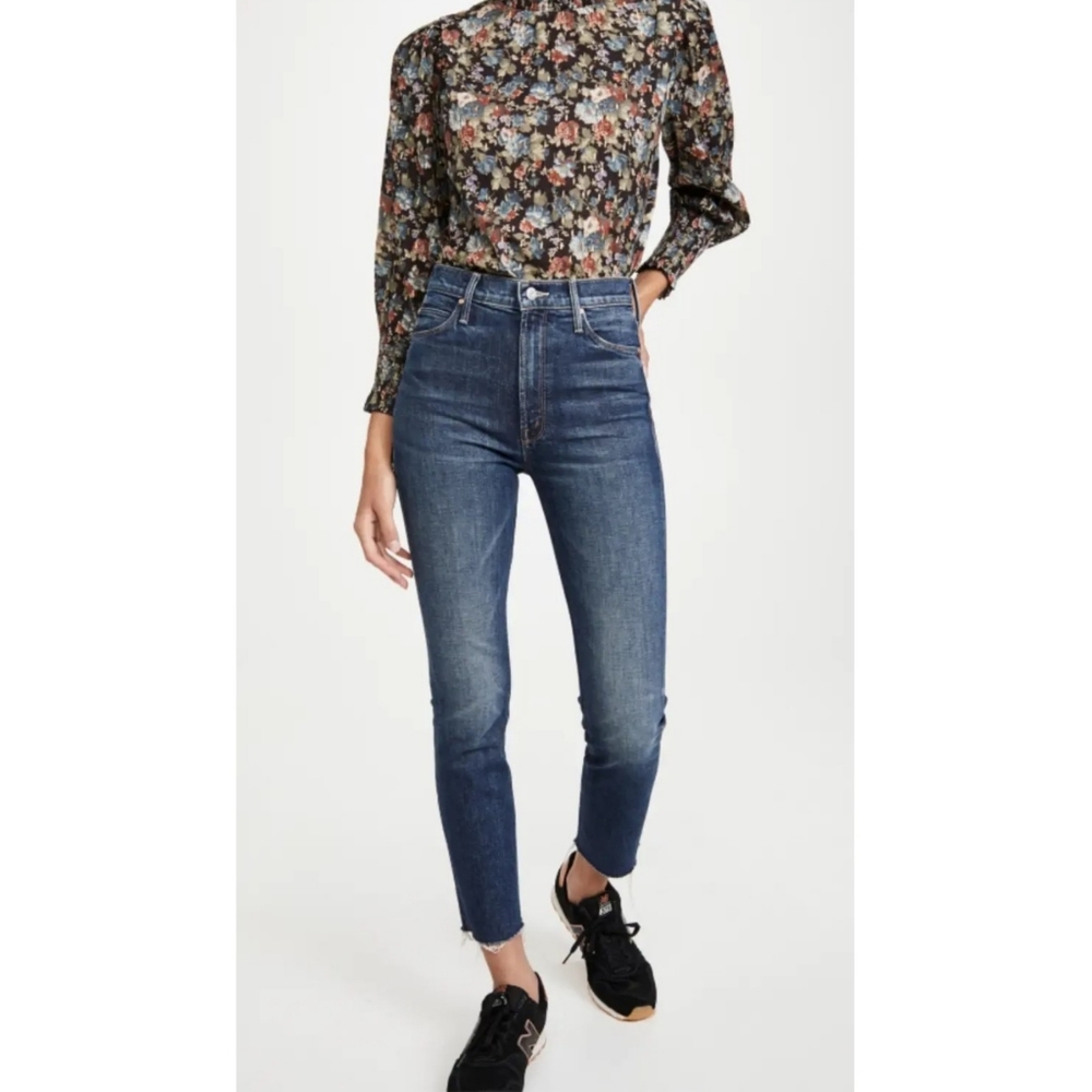MOTHER Superior | The Dazzler Ankle Fray Jeans in Painfully Obvious Size 24